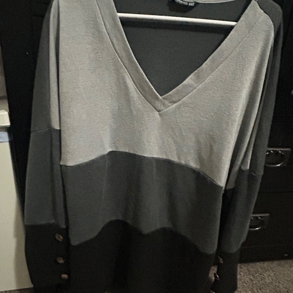 Sweater - Picture 1 of 1